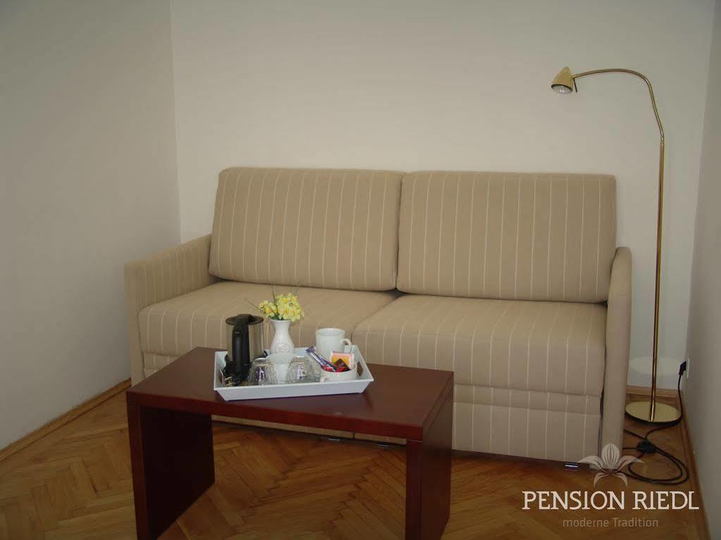 Pension Riedl Вена Экстерьер фото